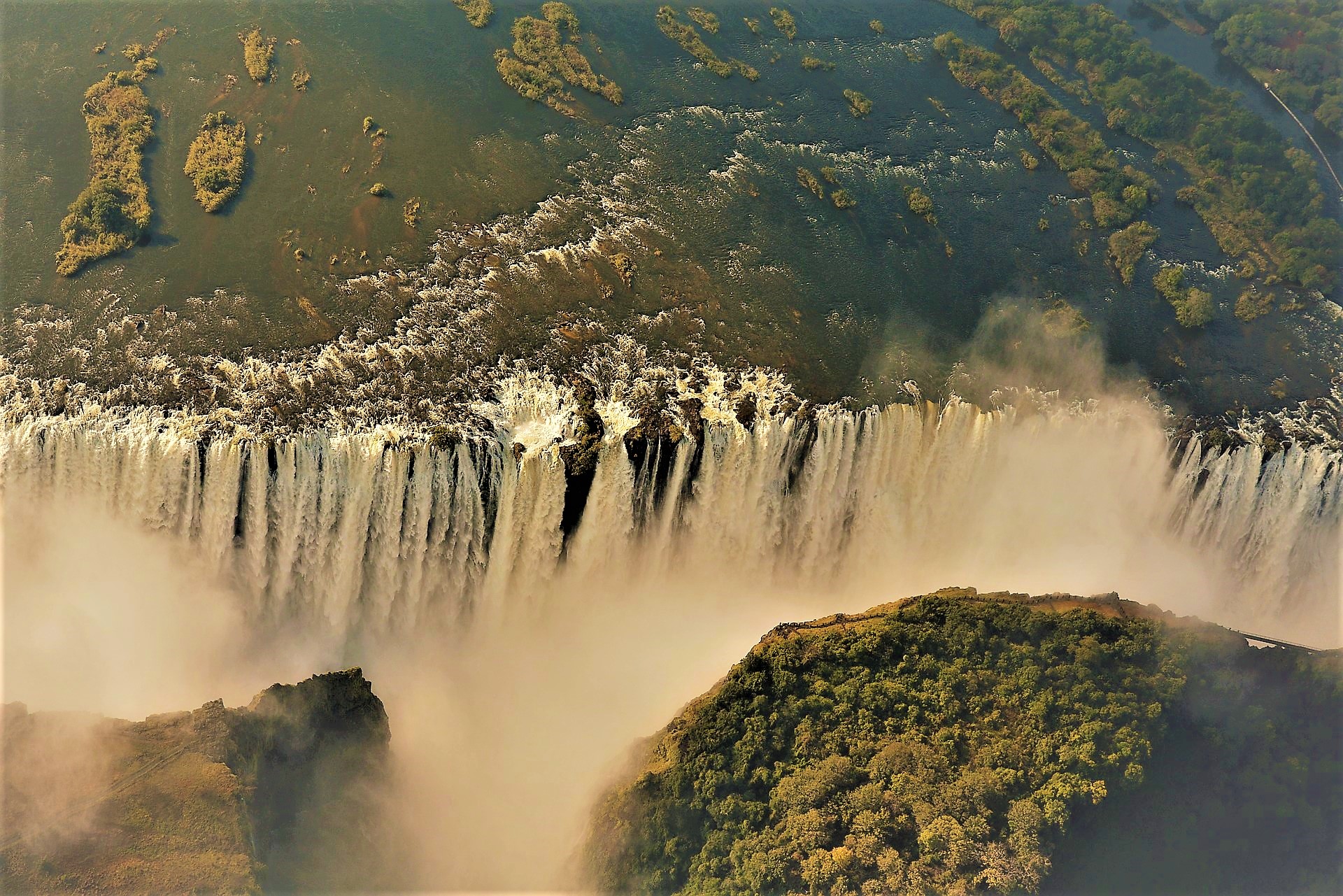 Victoria Falls - Zimbabwe - unplash